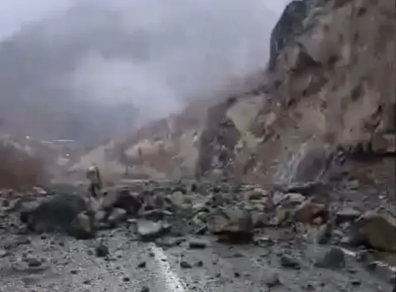 Hakkari’de heyelan