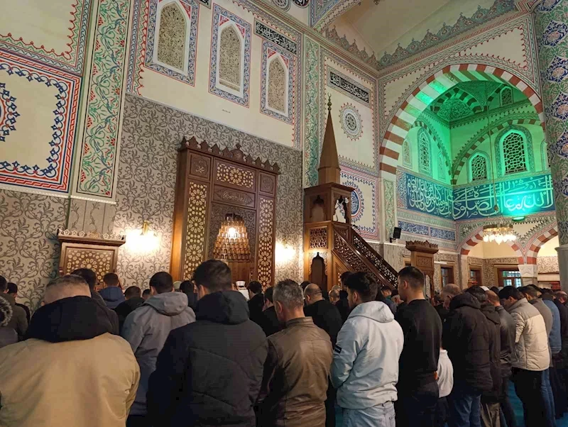 Van’da Ramazan ayının ilk teravih namazı kılındı