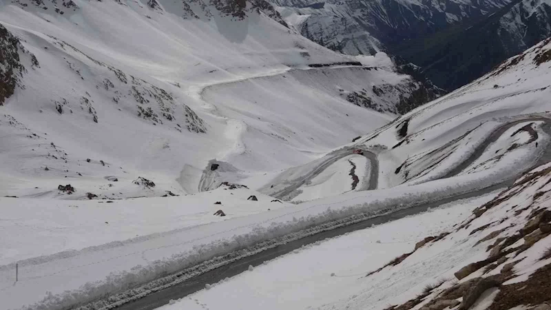 Van-Bahçesaray yolu 5 ay sonra ulaşıma açılıyor