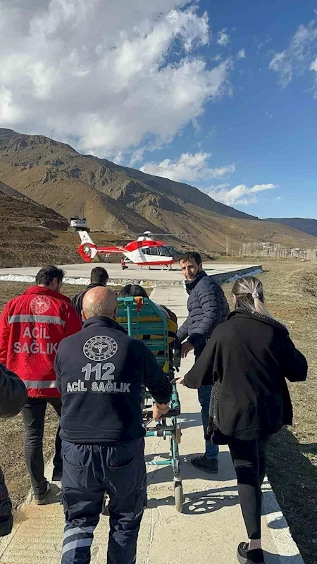 Helikopter ambulans 35 haftalık gebe hasta için havalandı