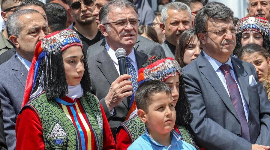 Van Gençliği Geleceğe Umutla Bakıyor: 4 Yeni Gençlik Merkezi Hizmete Açıldı!