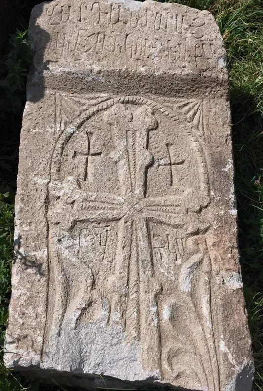 Van’da 2 adet kabartma taş stel ele geçirildi