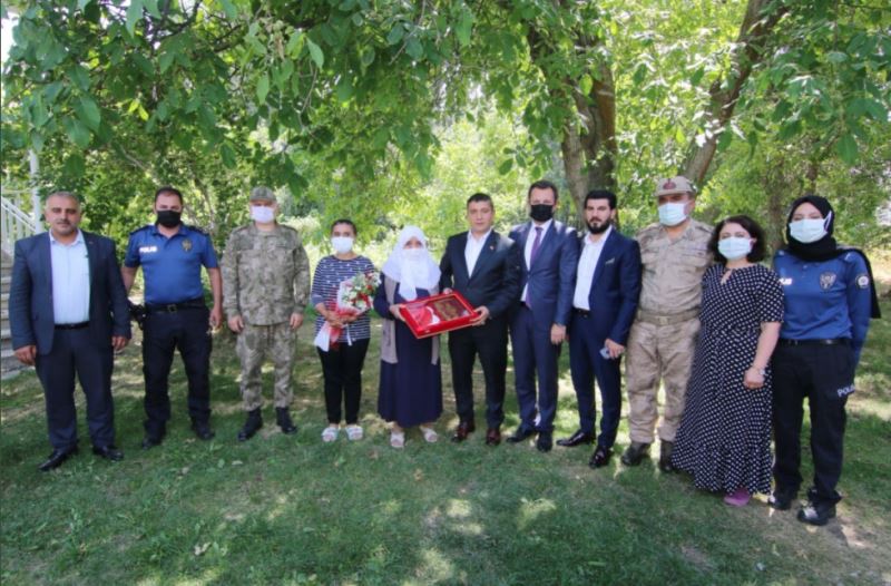 Erciş kaymakamı’ndan anlamlı ziyaret