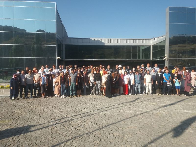 Farklı illerden gelen 160 öğretmen Van’ın tarihi yerlerini gezdi