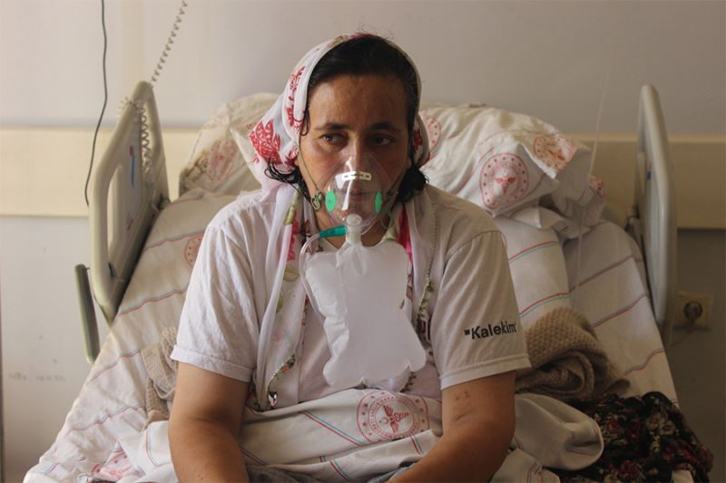 Covid-19 aşısı olmayan aile yoğun bakımda tedavi görüyor