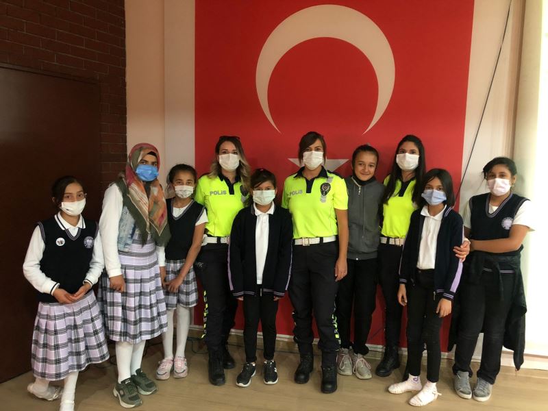 Van Polisinden Öğrencilere Trafik Eğitimi