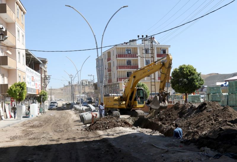 Özalp’ın En İşlek Caddesi Yenileniyor