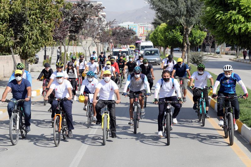 Van Büyükşehir Belediyesinden bisiklet turu