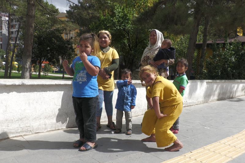 Van’da yaşayan Suriyeliler; Mecburen dileniyoruz