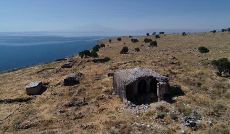 Van Gölü’nde iki etkinlik bir arada; Adır adasına ilk kez yüzülecek