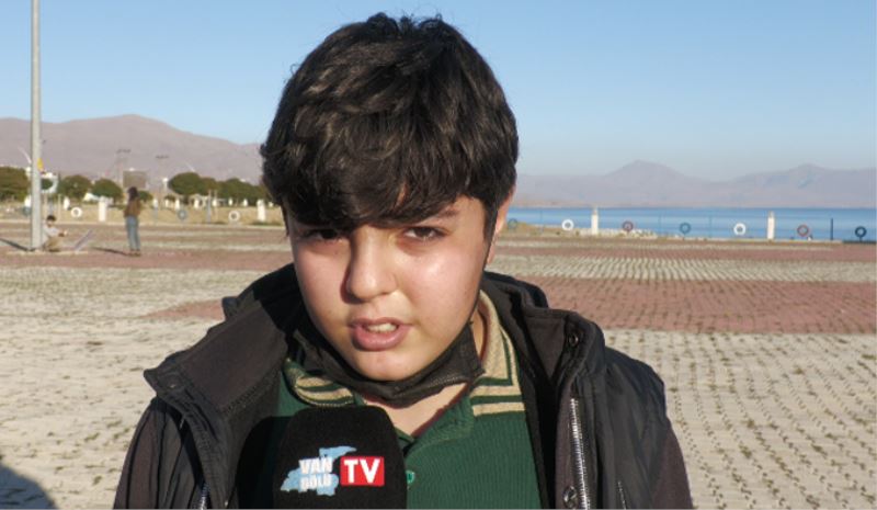 Erciş’te uçurtma şenliği düzenlendi