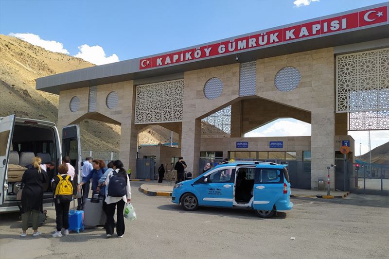 Van esnafı, sınır kapısının yeniden açılmasından memnun: ‘İranlılar gelmeye başlarsa ekonomi canlanır’