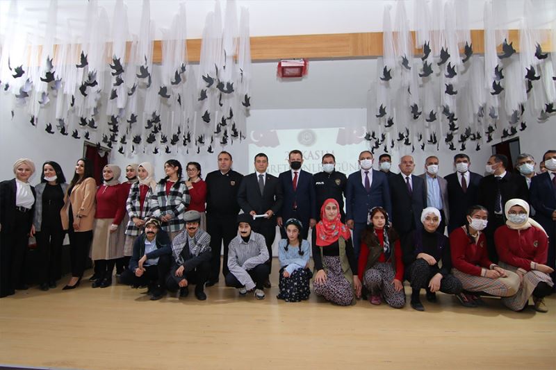 Erciş’te 24 Kasım Öğretmenler Günü kutlandı