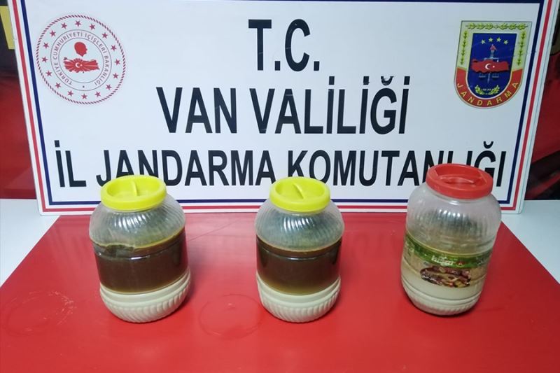 Gürpınar’da 12 kilo 166 gram metamfetamin ele geçirildi