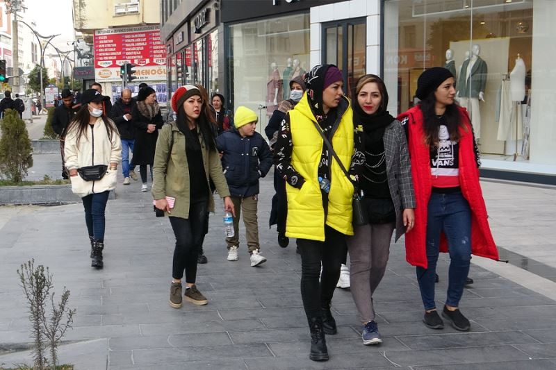 İranlıların Van’a gelişi esnafın yüzünü güldürdü