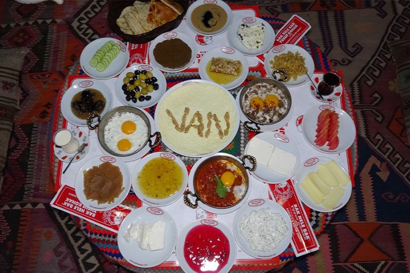 Meşhur Van kahvaltısında fahiş fiyatın önüne geçilecek