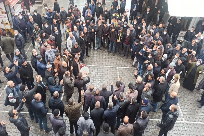 Malatya’da esnaf doların düşüşünü halaylarla kutladı