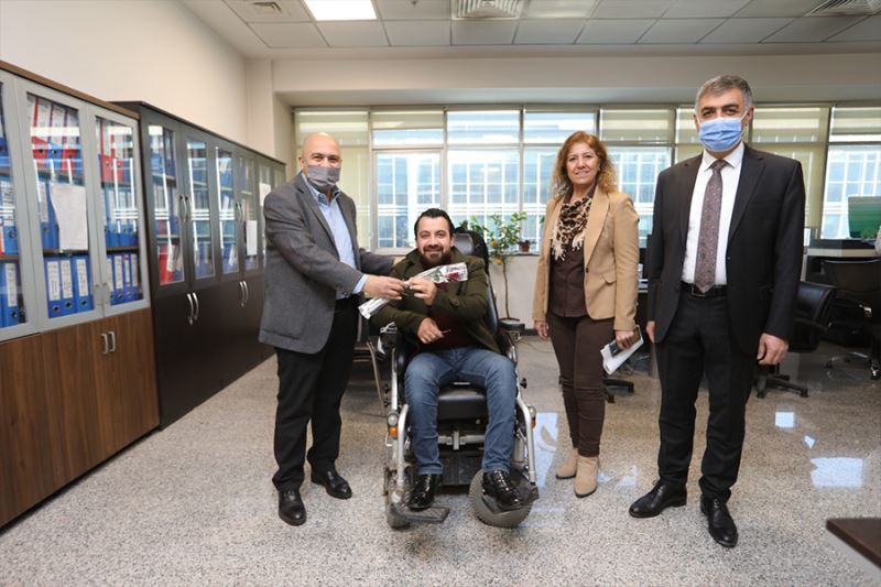 Van Büyükşehir Belediyesi engelli personellerini unutmadı