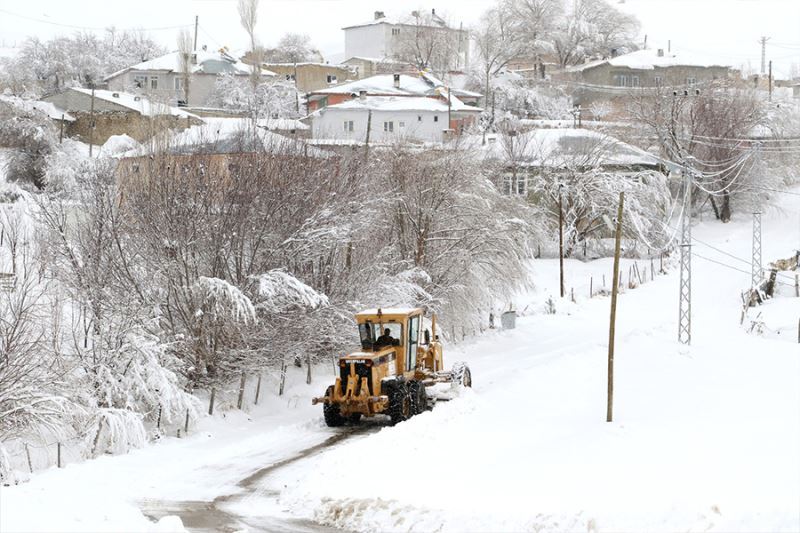 Büyükşehir, kapalı mahalle yollarını bir bir açıyor
