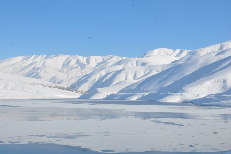 Eksi 30 derecede Dilimli Barajı dondu