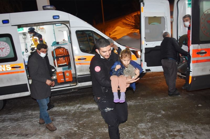 Sobadan zehirlenen anne ve 5 çocuğu, 4 saatlik çalışmayla hastaneye ulaştırıldı