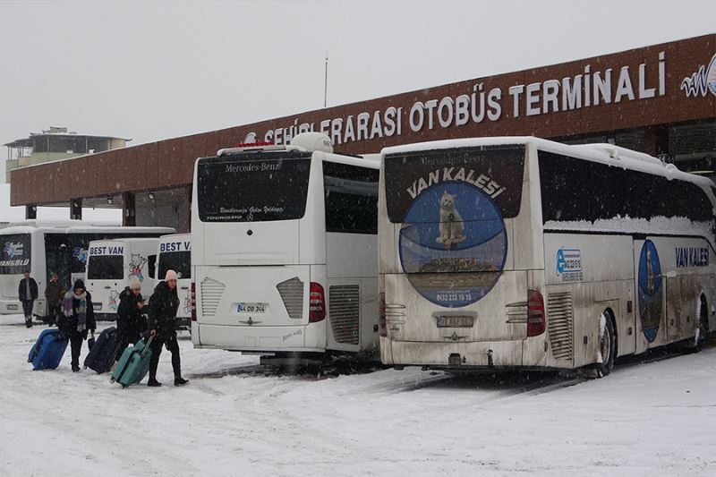 Van’da otobüs seferleri iptal edildi