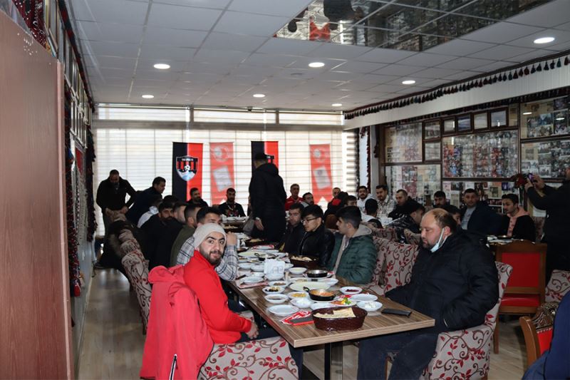 Yönetim Kurulu Üyeleri, Vanspor Taraftarları ile bir araya geldi