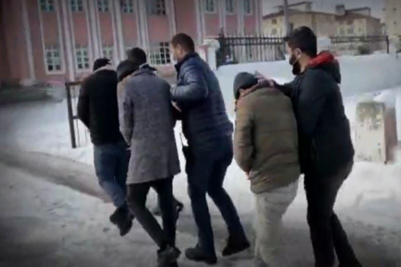 İki kişinin öldüğü kavga ile ilgili sekiz kişi tutuklandı