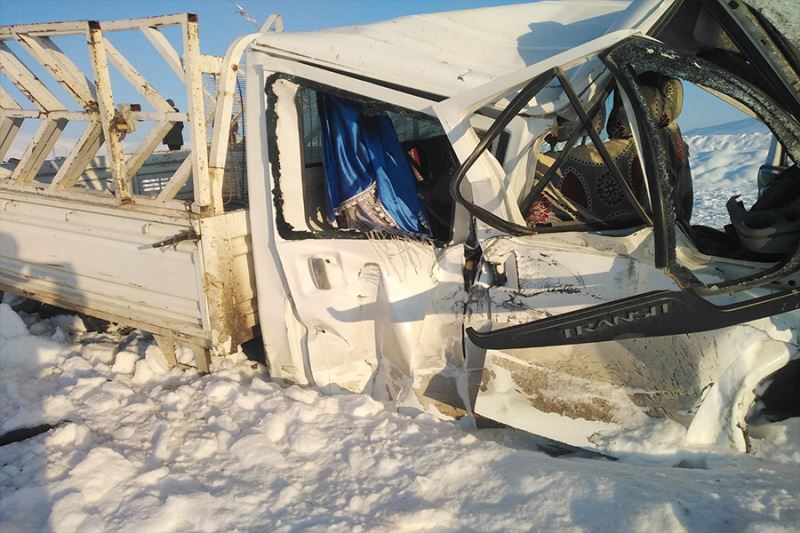 Van’da hemzemin geçitte trafik kazası; 1 yaralı