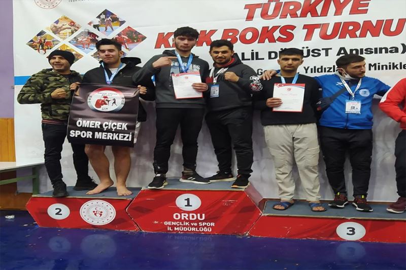 Vanlı kick boksçulardan 5 Türkiye şampiyonluğu