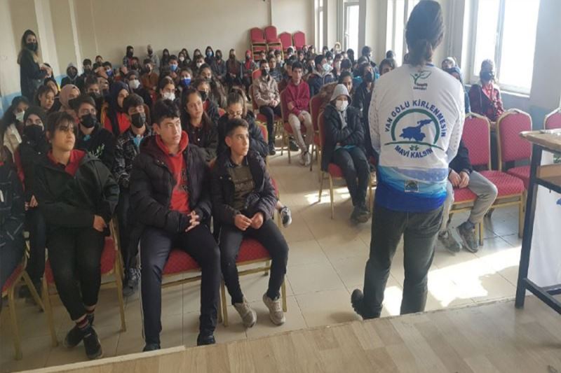 Ahlat’taki öğrencilere ‘Çevre ve Van Gölü Havzası