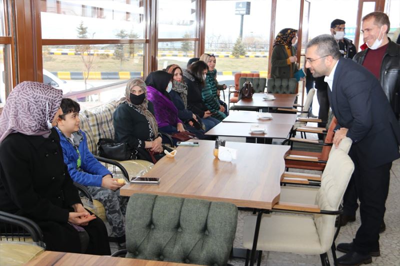 Edremit’te bölgenin ilk ‘Glütensiz Kafesi’ görücüye çıktı