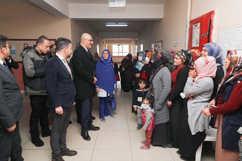 İpekyolu Belediyesinden saç ve cilt bakım hizmeti