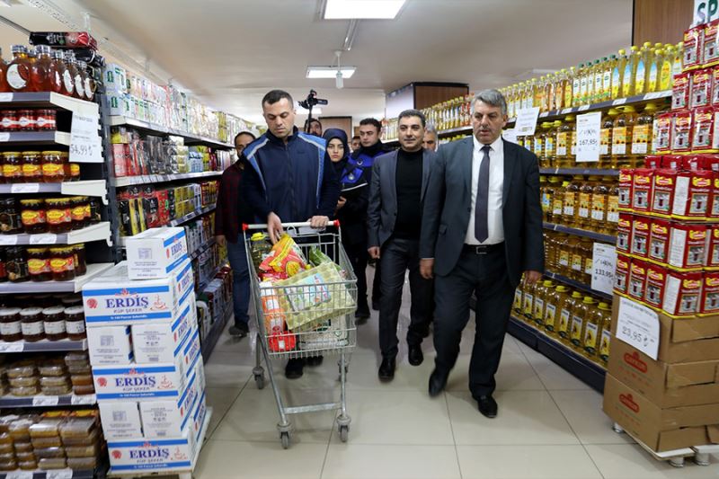 Van Büyükşehir Belediyesi zabıtası, stokçulara karşı teyakkuzda