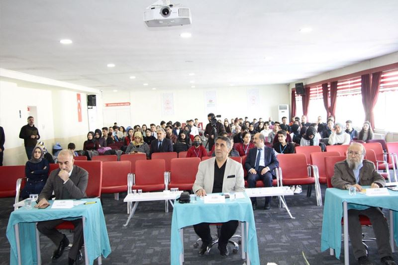 Van’da ‘Gençler Arası Şiir Okuma Yarışması’ sona erdi