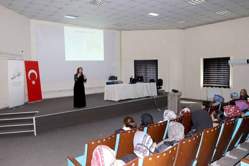 Van’da ‘Gönülden Gönüle Dost Sohbetleri’ devam ediyor