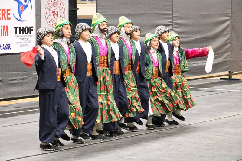 Van’da ‘Kulüpler Arası Halkoyunları Yarışması’ sona erdi