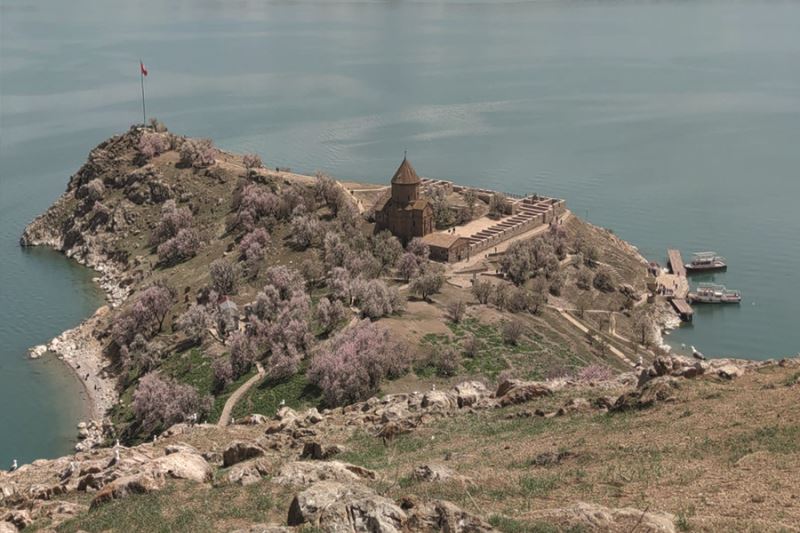 Akdamar Adası’nı 4 ayda 26 bin 380 kişi ziyaret etti