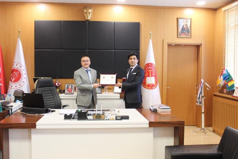 Başsavcı Dönmez’den Savcıya plaket