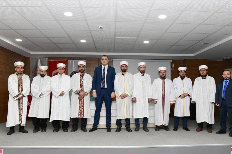 Çatak’ta imamlara cübbe giydirme merasimi