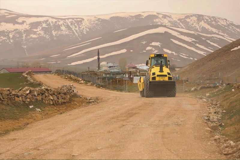 Gürpınar Belediyesi Stabilize Yol Çalışmalarına Başladı