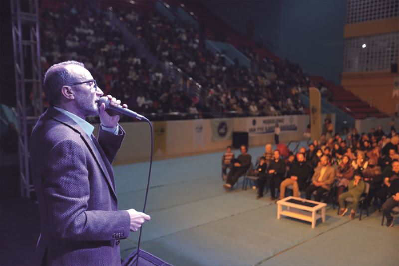 İlahi sanatçısı Ömer Karaoğlu Vanlılarla buluştu