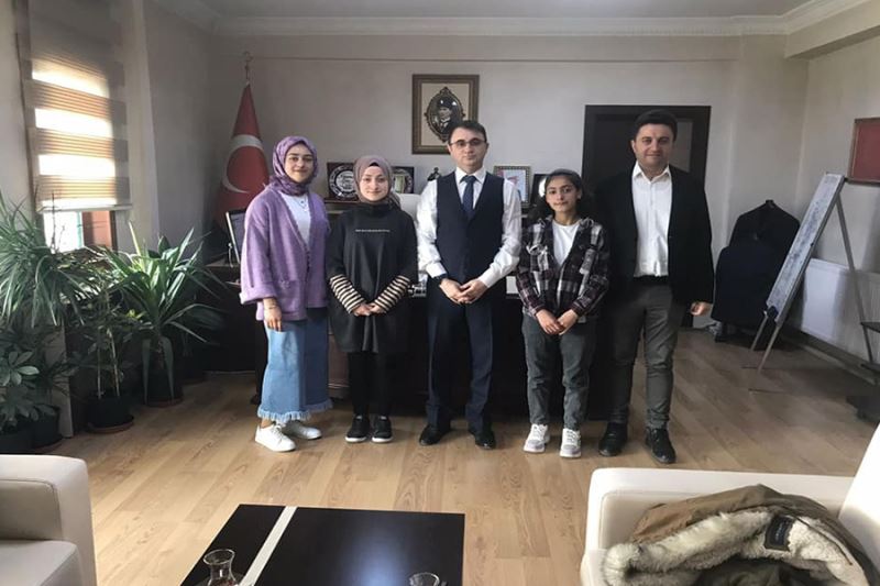 Kaymakam Nasır dereceye giren öğrencileri ağırladı