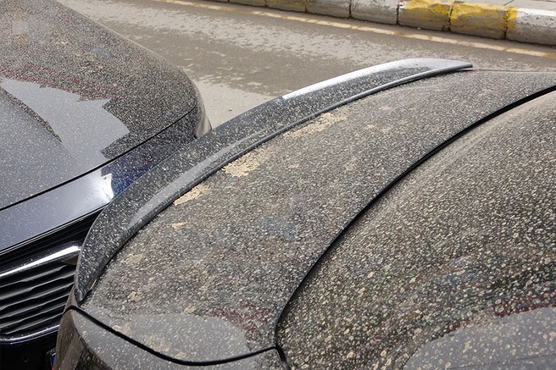 Van’da çamur yağdı araçlar oto yıkamada kuyruk oldu