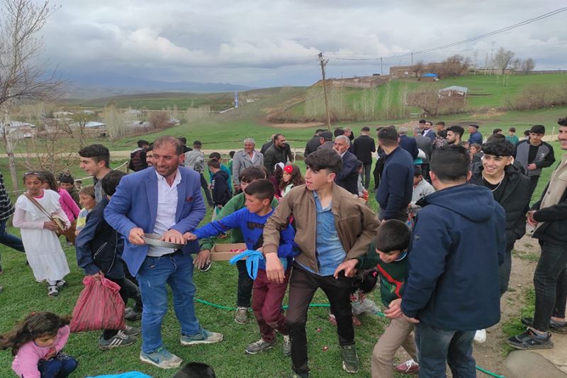 2 Yıl aradan sonra geleneksel köyde bayramlaşma geleneği yeniden başladı