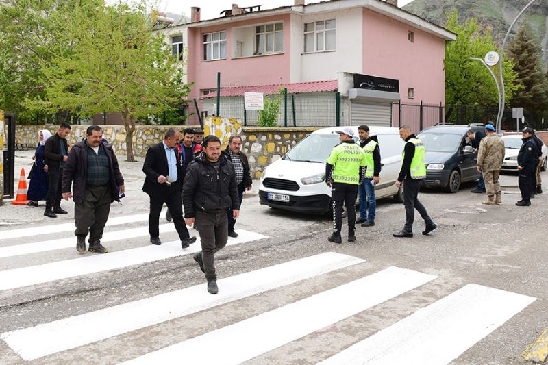 Çatak’ta “Yayalar İçin 5 Adımda Güvenli Trafik” uygulaması yapıldı