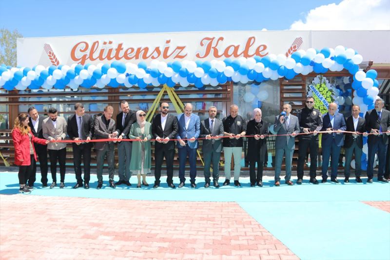 Edremit’te bölgenin ilk ve tek ‘Glütensiz Kafe ve Fırını’ hizmete açıldı