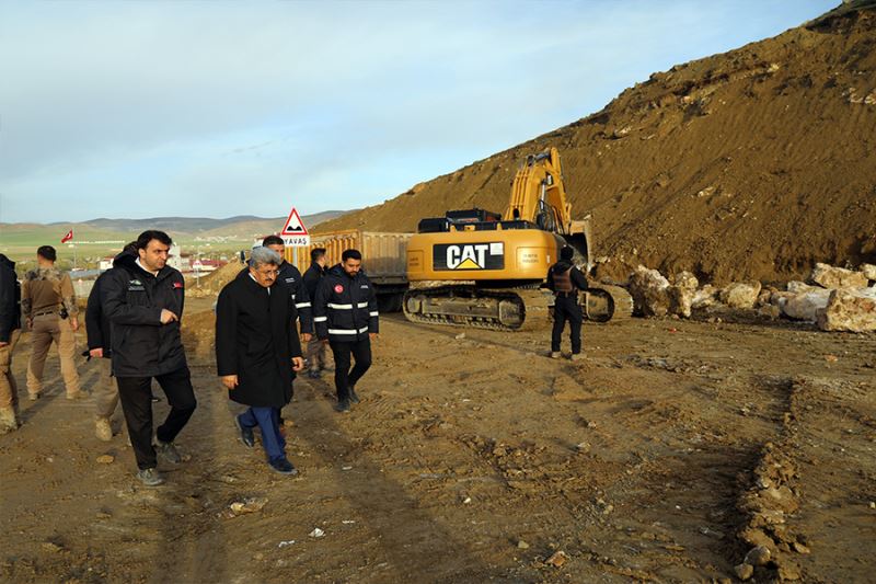 Heyelan sonrası başlatılan çalışmalar devam ediyor