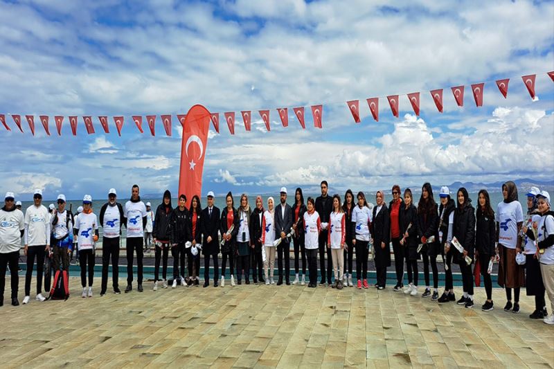 Kadınlar Van Gölü için yürüdü