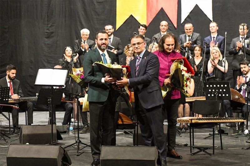 Van Büyükşehir Belediyesinin musiki konseri yoğun ilgi gördü